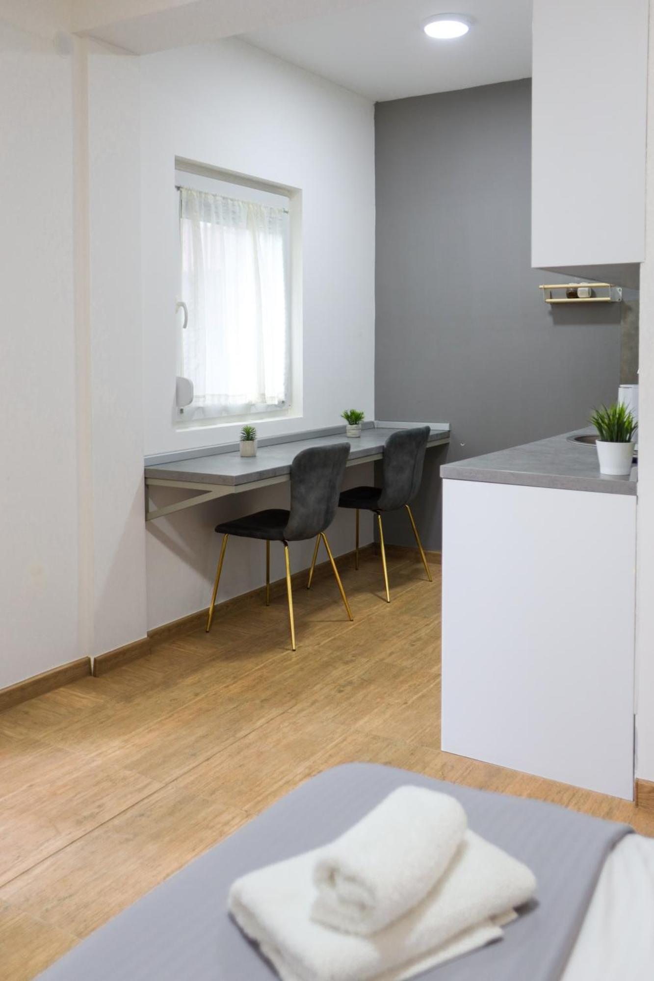 Airport Stay Apartments Surčin Exterior foto